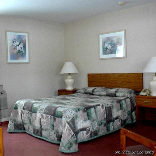 Budget Host Inn - Manistique Phòng bức ảnh
