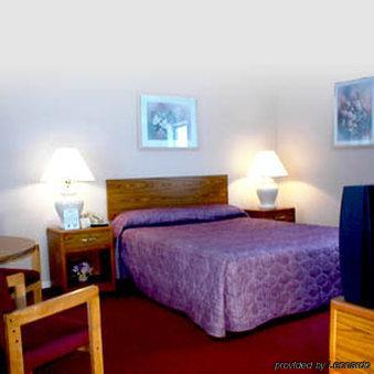Budget Host Inn - Manistique Phòng bức ảnh