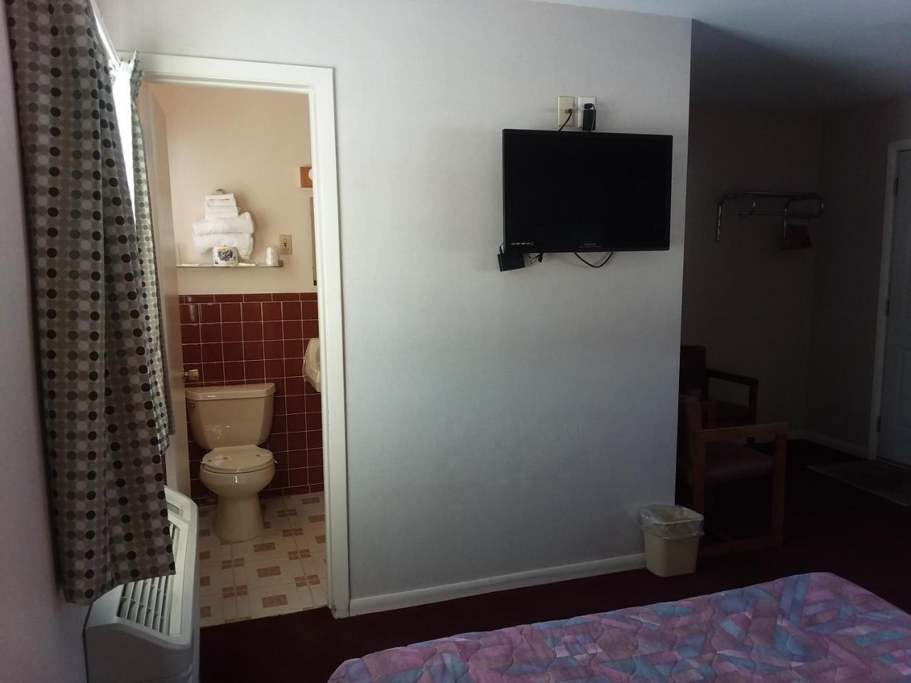 Budget Host Inn - Manistique Ngoại thất bức ảnh
