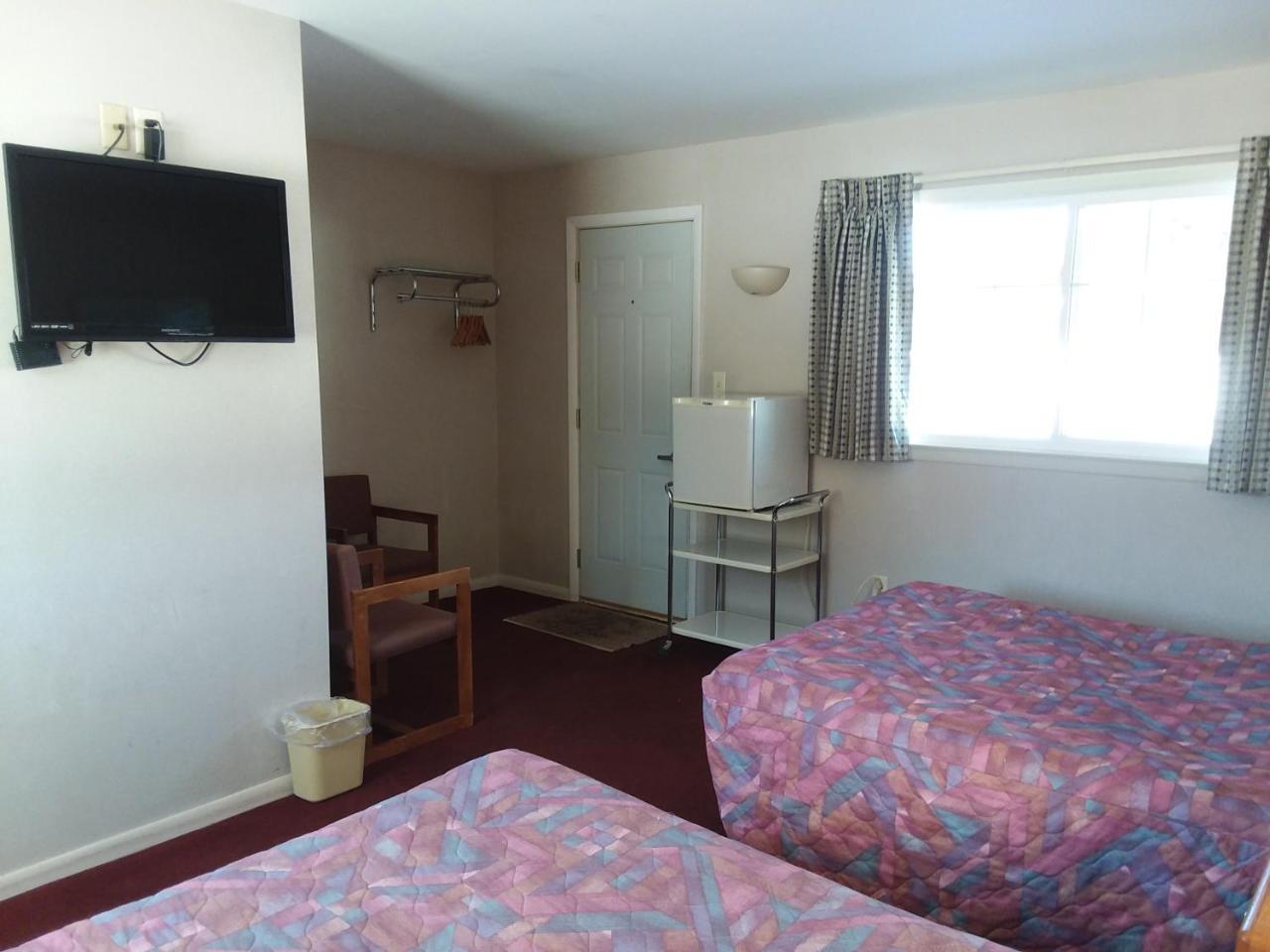 Budget Host Inn - Manistique Ngoại thất bức ảnh